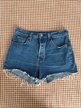 Levi’s High-Rise Raw Hem Denim 501 Shorts